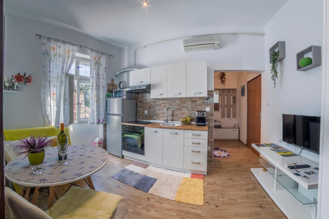 Apartment Ljube بولا المظهر الخارجي الصورة
