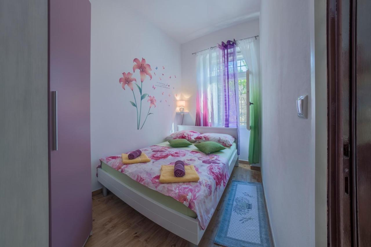 Apartment Ljube بولا المظهر الخارجي الصورة
