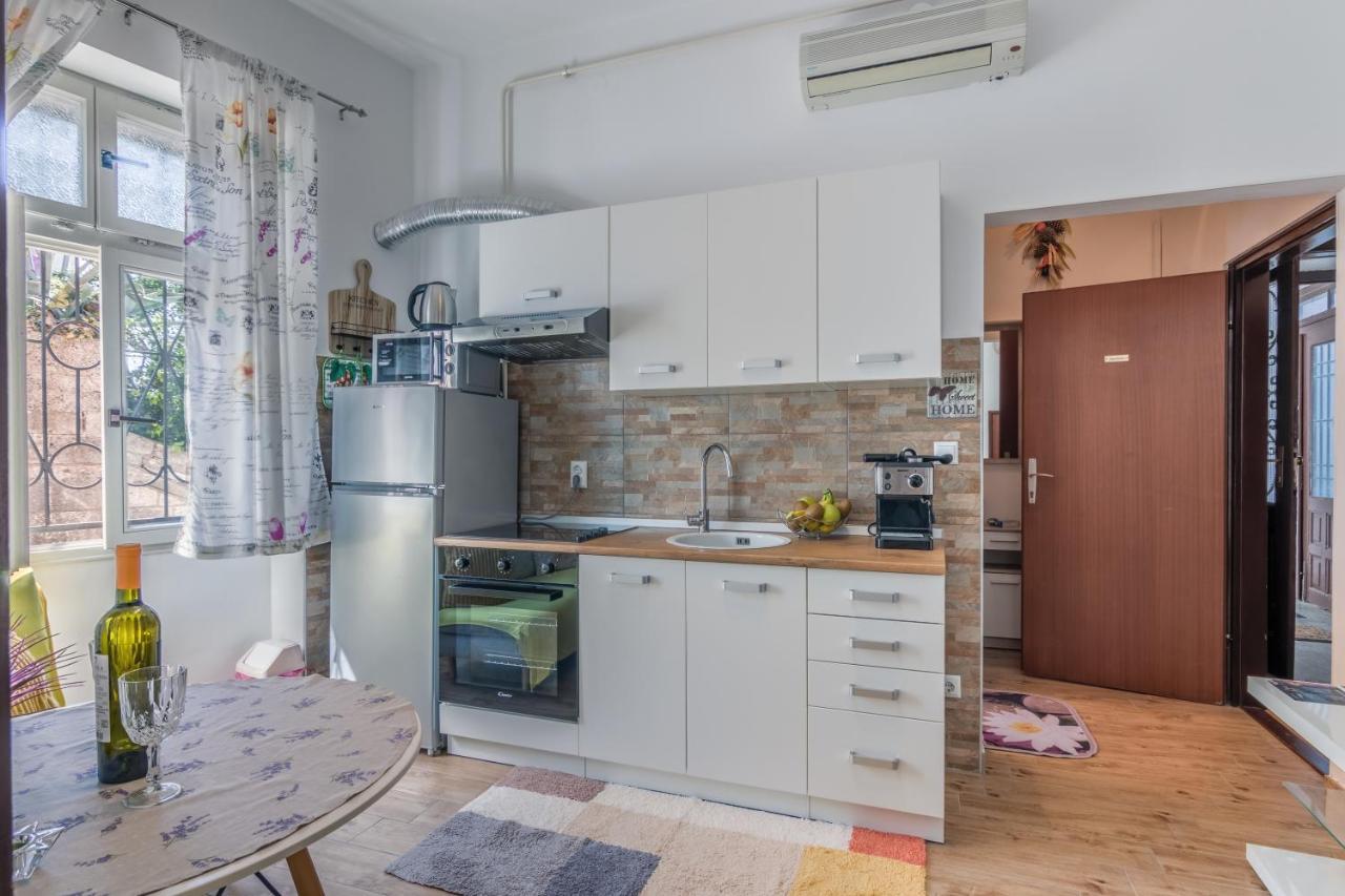 Apartment Ljube بولا المظهر الخارجي الصورة